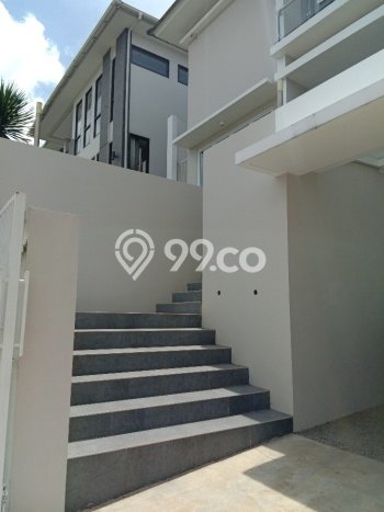 Ready to Use! Luxury House LT 408m2 Desain Modern di Dago Ready to Use! Luxury House LT 408m2 Desain Modern di Dago