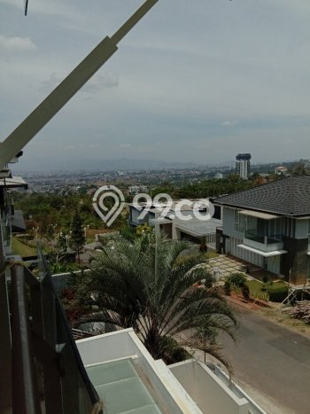 Ready to Use! Luxury House LT 408m2 Desain Modern di Dago Ready to Use! Luxury House LT 408m2 Desain Modern di Dago