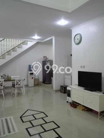Rumah di Ciputat, Tangerang Selatan, Luas 105m² Bangunan 165m² Rumah di Ciputat, Tangerang Selatan, Luas 105m² Bangunan 165m²