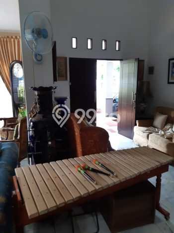 Hunian Elit LB 160m2 Siap Huni Desain Elegan di Bintaro, Tangerang Selatan Hunian Elit LB 160m2 Siap Huni Desain Elegan di Bintaro, Tangerang Selatan