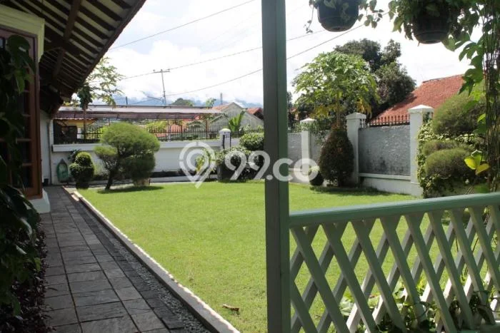 Rumah Elit LB 248m2 Siap Pakai Desain Elegan di Panaragan, Bogor Rumah Elit LB 248m2 Siap Pakai Desain Elegan di Panaragan, Bogor