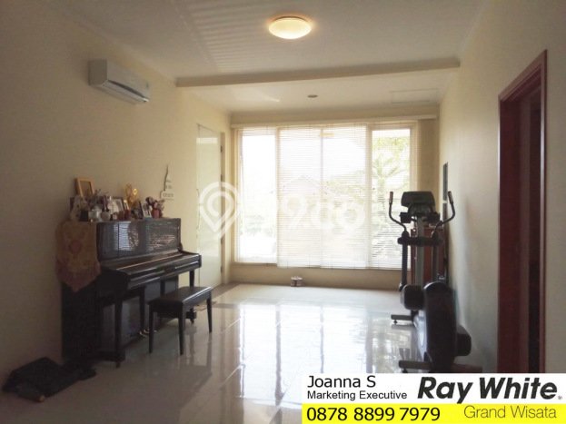FEATURED! Rumah Nyaman di Grand Wisata, Luas 612m² Bangunan 328m² FEATURED! Rumah Nyaman di Grand Wisata, Luas 612m² Bangunan 328m²