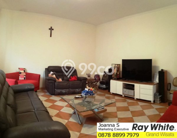 Rumah Strategis 4 KT Luas Tanah 612m² di Grand Wisata, Bekasi Rumah Strategis 4 KT Luas Tanah 612m² di Grand Wisata, Bekasi