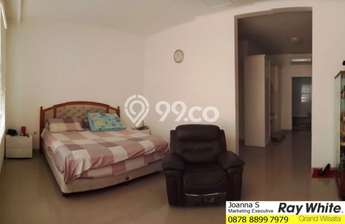 Rumah Strategis 4 KT Luas Tanah 612m² di Grand Wisata, Bekasi Rumah Strategis 4 KT Luas Tanah 612m² di Grand Wisata, Bekasi