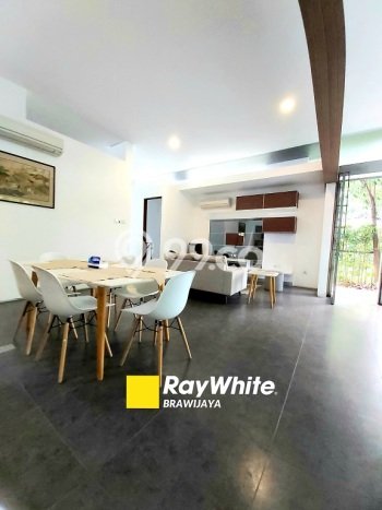 Rumah Siap Huni lokasi Cilandak, Jakarta Selatan, LT 229m² LB 400m² Rumah Siap Huni lokasi Cilandak, Jakarta Selatan, LT 229m² LB 400m²