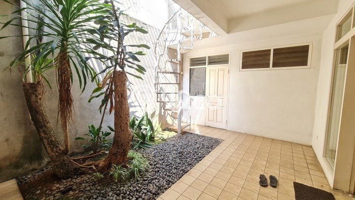 Best Deal Hunian Mewah Ideal dan Luas di Kebayoran Lama, Jakarta Selatan Best Deal Hunian Mewah Ideal dan Luas di Kebayoran Lama, Jakarta Selatan