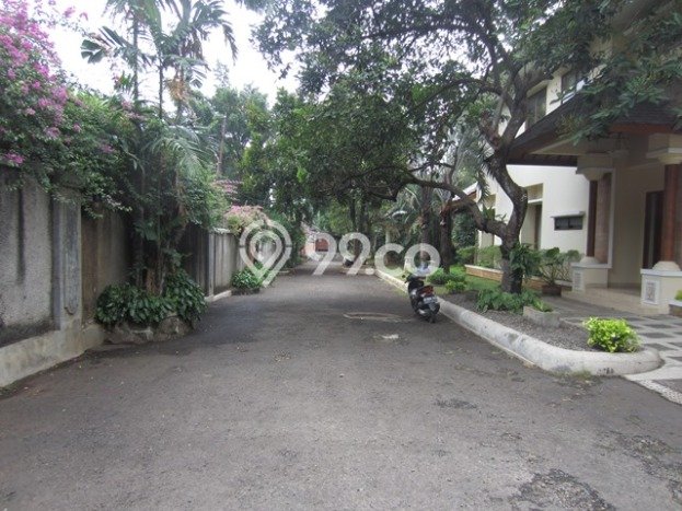 Rumah sewa siap pakai 5 KT di Kemang, Jakarta Selatan Rumah sewa siap pakai 5 KT di Kemang, Jakarta Selatan