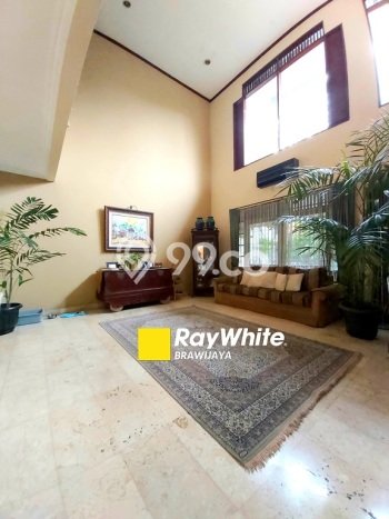 Rumah dengan Lokasi Strategis 4 KT di Cipete, Jakarta Selatan Rumah dengan Lokasi Strategis 4 KT di Cipete, Jakarta Selatan