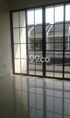 Rumah Sewa Jakarta Barat LT 48m2 LB 76m2 Kawasan Green Lake City Rumah Sewa Jakarta Barat LT 48m2 LB 76m2 Kawasan Green Lake City
