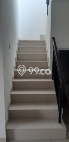 Rumah Berkelas LT 90m² / LB 120m² di Kompleks Cluster Green Lake City, Jakarta Barat Rumah Berkelas LT 90m² / LB 120m² di Kompleks Cluster Green Lake City, Jakarta Barat