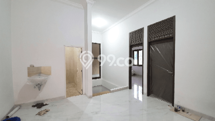 Ready to Use! Luxury House LT 173m2 Desain Elegan di Tomang Ready to Use! Luxury House LT 173m2 Desain Elegan di Tomang