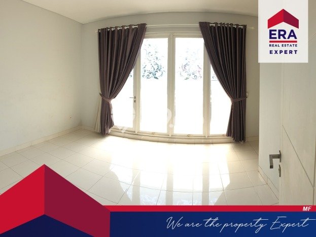 INVESTASI TEPAT! Rumah di Summarecon Bekasi, Luas 100m² Bangunan 226m² INVESTASI TEPAT! Rumah di Summarecon Bekasi, Luas 100m² Bangunan 226m²