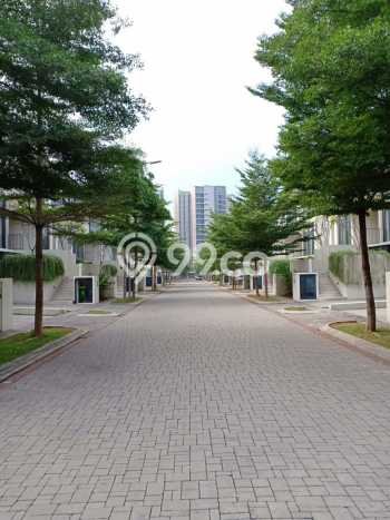 Hunian Elit LB 242m2 Siap Huni Desain Elegan di BSD City, Tangerang Hunian Elit LB 242m2 Siap Huni Desain Elegan di BSD City, Tangerang