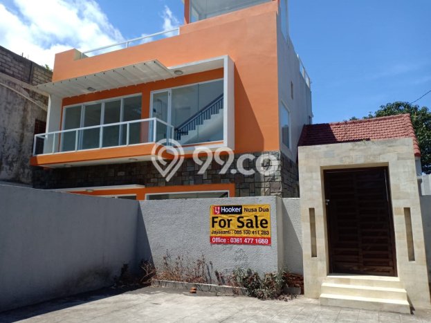 Rumah Mewah LB 180m2 Siap Pakai Desain Elegan di Benoa, Badung Rumah Mewah LB 180m2 Siap Pakai Desain Elegan di Benoa, Badung