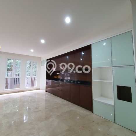 For Sale! Luxury House LT 157m2 Desain Modern di Jati Padang For Sale! Luxury House LT 157m2 Desain Modern di Jati Padang