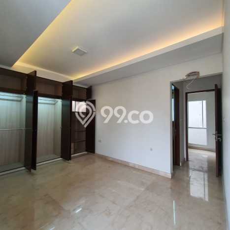 For Sale! Luxury House LT 157m2 Desain Modern di Jati Padang For Sale! Luxury House LT 157m2 Desain Modern di Jati Padang