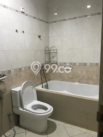 Rumah Nyaman area , 3 KT, Area Tenang, LT 140m2m² Bangunan 300m2m² Rumah Nyaman area , 3 KT, Area Tenang, LT 140m2m² Bangunan 300m2m²