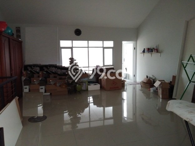 Rumah Lokasi Strategis di Intercon, Jakarta Barat, Luas 120m² Bangunan 300m² Rumah Lokasi Strategis di Intercon, Jakarta Barat, Luas 120m² Bangunan 300m²