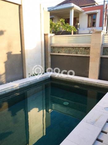 HARGA TERBAIK! Rumah Premium area Kerobokan Kelod, Luas 180m² Bangunan 225m² HARGA TERBAIK! Rumah Premium area Kerobokan Kelod, Luas 180m² Bangunan 225m²