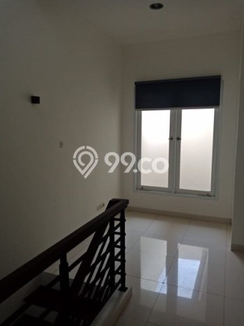 Lokasi strategis! Rumah siap huni disewakan di Kebayoran Baru LB 325m2 Lokasi strategis! Rumah siap huni disewakan di Kebayoran Baru LB 325m2