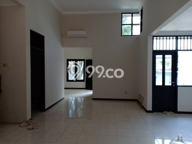 Rumah Asri di Citraland, 2 KM, LT 210m2m² Bangunan 200m2m² Rumah Asri di Citraland, 2 KM, LT 210m2m² Bangunan 200m2m²