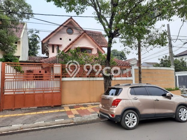 Rumah pinggir jalan cocok untuk usaha di griya loka BSD City Rumah pinggir jalan cocok untuk usaha di griya loka BSD City