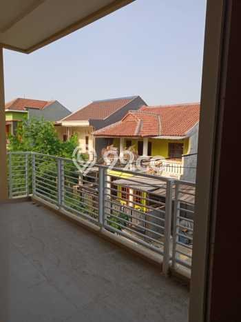 Rumah Cantik 2 Lt dalam semi Cluster di Kalisari, Cijantung, Jakarta Timur Rumah Cantik 2 Lt dalam semi Cluster di Kalisari, Cijantung, Jakarta Timur
