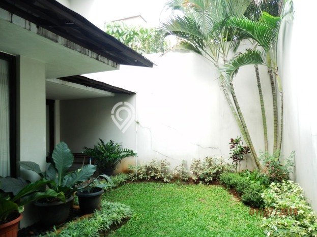 Hunian Elit LB 160m2 Siap Huni Desain Elegan di Lebak Bulus, Jakarta Selatan Hunian Elit LB 160m2 Siap Huni Desain Elegan di Lebak Bulus, Jakarta Selatan