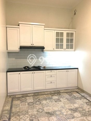 Hunian Nyaman Asri 4 KT Siap Huni di BSD Tangerang Hunian Nyaman Asri 4 KT Siap Huni di BSD Tangerang