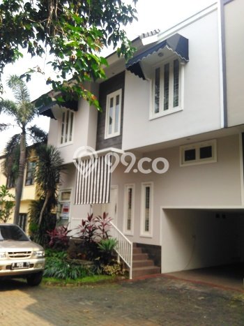Disewakan! Rumah 3 Kamar Tidur &
3 Kamar Mandi di Cipete, Jakarta Selatan Disewakan! Rumah 3 Kamar Tidur &
3 Kamar Mandi di Cipete, Jakarta Selatan