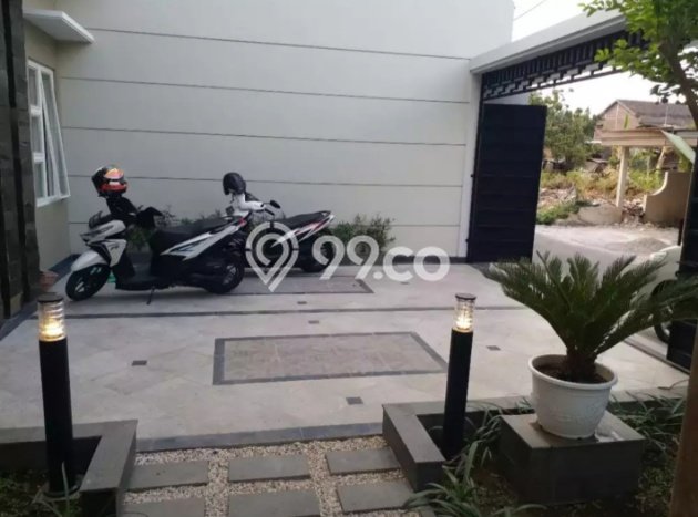 Dijual Cepat Rumah Bagus Siap Huni LB 200m2 di Banyuanyar, Solo Dijual Cepat Rumah Bagus Siap Huni LB 200m2 di Banyuanyar, Solo