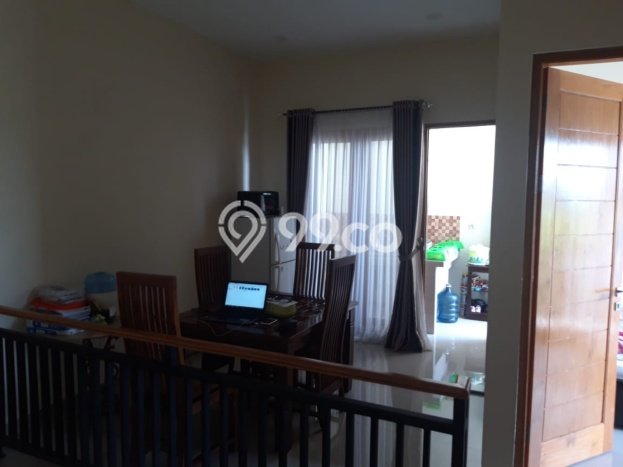 Jual Rumah Bagus Siap Huni LB 235m2 di Gentan, Solo Jual Rumah Bagus Siap Huni LB 235m2 di Gentan, Solo