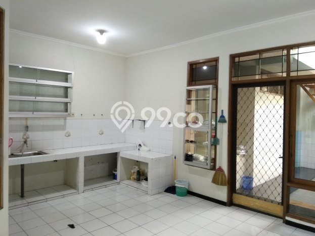 Jual Segera Rumah LT 160m² / LB 110m² di Kawasan Bisnis Banyumanik, Semarang Jual Segera Rumah LT 160m² / LB 110m² di Kawasan Bisnis Banyumanik, Semarang