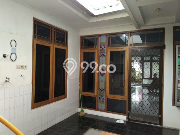 Jual Segera Rumah LT 160m² / LB 110m² di Kawasan Bisnis Banyumanik, Semarang Jual Segera Rumah LT 160m² / LB 110m² di Kawasan Bisnis Banyumanik, Semarang