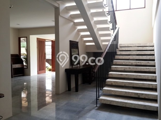 Rumah Cantik Siap Huni Di Kebayoran Lama Luas 500m2 Aman Rumah Cantik Siap Huni Di Kebayoran Lama Luas 500m2 Aman