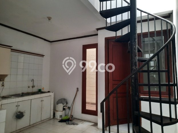 Disewakan Rumah Konsep Modern di Cilandak Jakarta Selatan dengan 5 Kamar Disewakan Rumah Konsep Modern di Cilandak Jakarta Selatan dengan 5 Kamar