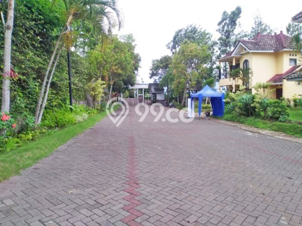 Rumah Mewah LB 234m2 Siap Pakai Desain Elegan di Batu, Malang Rumah Mewah LB 234m2 Siap Pakai Desain Elegan di Batu, Malang