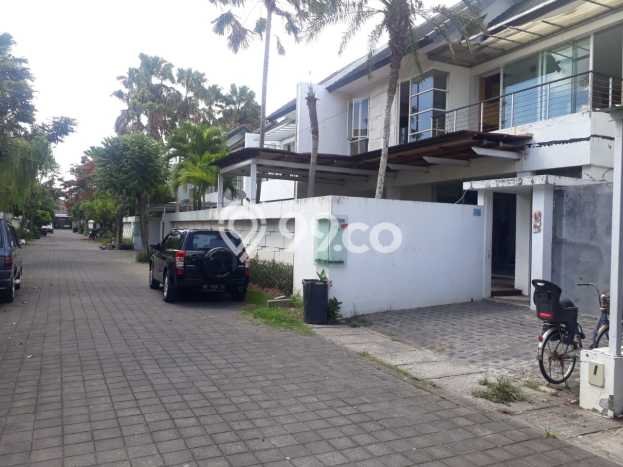 Hunian Asri 3 KT di Denpasar Barat, Denpasar - Luas Tanah 195m² Hunian Asri 3 KT di Denpasar Barat, Denpasar - Luas Tanah 195m²