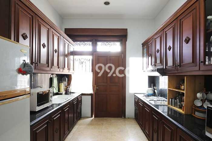 Rumah Elit LB 330m2 Siap Huni Desain Elegan di Petukangan, Jakarta Selatan Rumah Elit LB 330m2 Siap Huni Desain Elegan di Petukangan, Jakarta Selatan