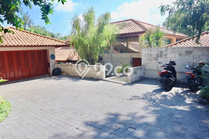 Disewakan Rumah Strategis LT 1800m2 / LB 500m2 di Pererenan, Badung Disewakan Rumah Strategis LT 1800m2 / LB 500m2 di Pererenan, Badung