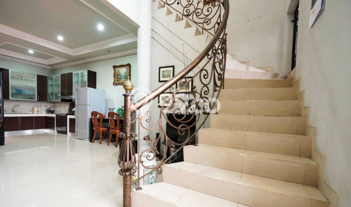Rumah Mewah LB 250m2 Siap Huni Desain Elegan di Permata Buana, Jakarta Barat Rumah Mewah LB 250m2 Siap Huni Desain Elegan di Permata Buana, Jakarta Barat