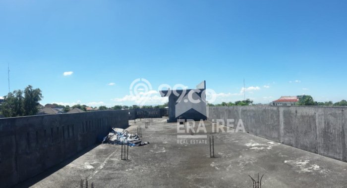 INVESTASI TEPAT! Rumah di Karanganyar, LT 529m² Bangunan 566m² INVESTASI TEPAT! Rumah di Karanganyar, LT 529m² Bangunan 566m²