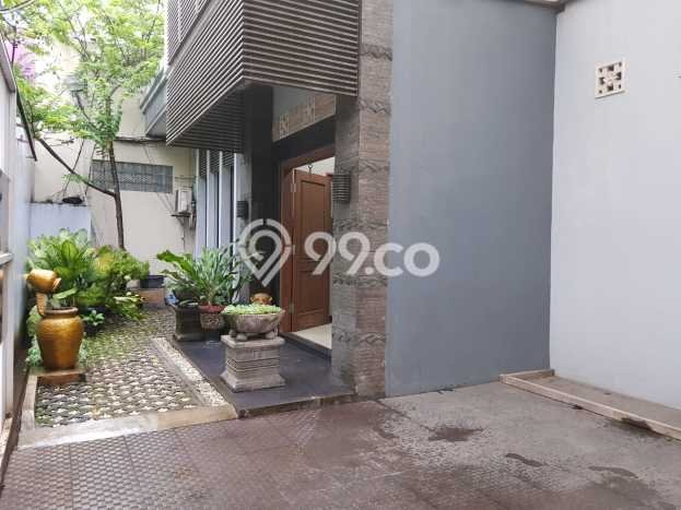 PENAWARAN TERBATAS! Rumah Premium area Jajar, LT 180m² Bangunan 150m² PENAWARAN TERBATAS! Rumah Premium area Jajar, LT 180m² Bangunan 150m²