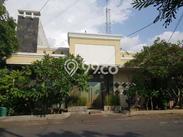 PENAWARAN TERBAIK! Rumah Strategis di Jajar, Luas 180m² Bangunan 150m² PENAWARAN TERBAIK! Rumah Strategis di Jajar, Luas 180m² Bangunan 150m²