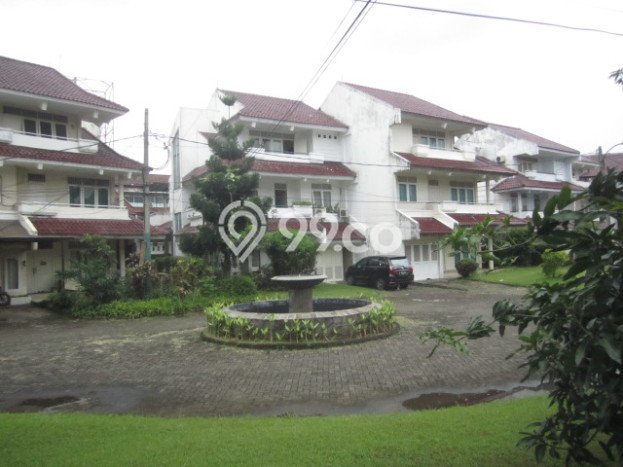 Hunian Elit LB 210m2 Siap Pakai Desain Elegan di Pondok Labu, Jakarta Selatan Hunian Elit LB 210m2 Siap Pakai Desain Elegan di Pondok Labu, Jakarta Selatan