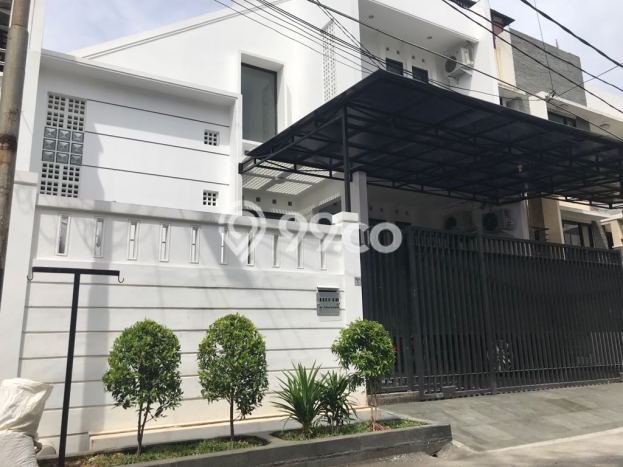 Rumah Elit Modern Tanpa Renovasi di Sunrise Garden Jakarta Barat Rumah Elit Modern Tanpa Renovasi di Sunrise Garden Jakarta Barat