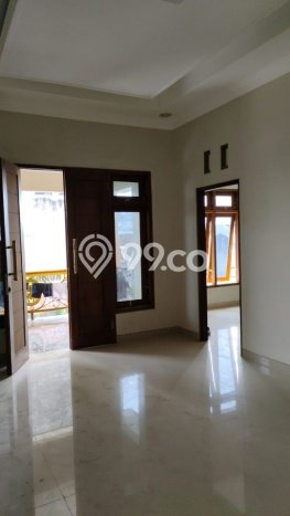 Dijual Cepat Rumah Bagus Siap Huni LB 180m2 di Gentan, Solo Dijual Cepat Rumah Bagus Siap Huni LB 180m2 di Gentan, Solo
