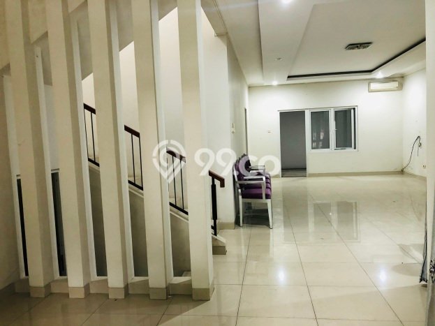 Kesempatan Memiliki Rumah 4 Kamar Tidur dan 3 Kamar Mandi di Cibubur, Dekat Pusat Kota, Bogor Kesempatan Memiliki Rumah 4 Kamar Tidur dan 3 Kamar Mandi di Cibubur, Dekat Pusat Kota, Bogor
