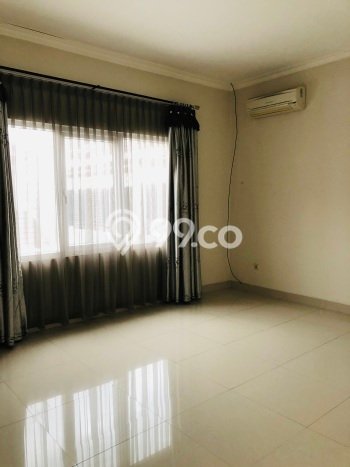 Kesempatan Memiliki Rumah 4 Kamar Tidur dan 3 Kamar Mandi di Cibubur, Dekat Pusat Kota, Bogor Kesempatan Memiliki Rumah 4 Kamar Tidur dan 3 Kamar Mandi di Cibubur, Dekat Pusat Kota, Bogor