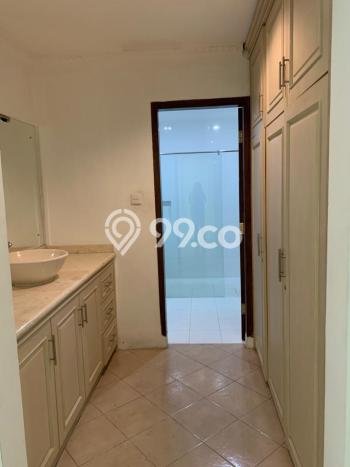 Disewakan! Rumah 7 Kamar Tidur &
5 Kamar Mandi di Kemang, Jakarta Selatan Disewakan! Rumah 7 Kamar Tidur &
5 Kamar Mandi di Kemang, Jakarta Selatan